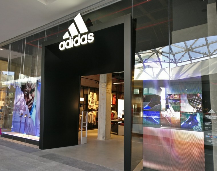 Adidas abre 300 metros en Puerto Venecia - Diffusion Sport