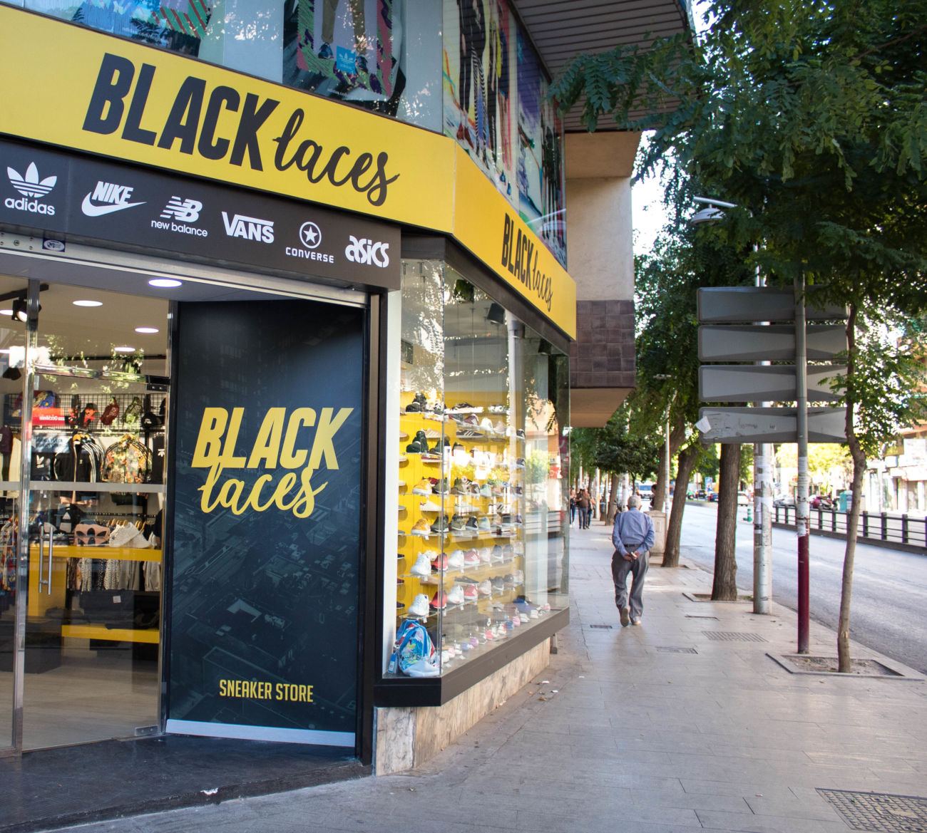Black Laces desembarca con su segunda tienda de sneakers en Jaén -  Diffusion Sport