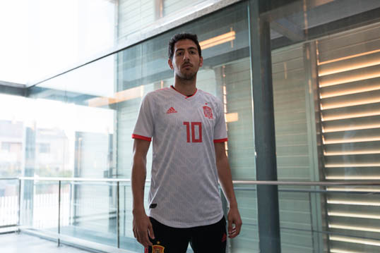 Adidas descubre el segundo uniforme de España para el Mundial de Rusia -  Diffusion Sport