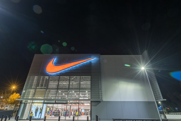 Fuerza Credencial templado Nike inaugura su espectacular Factory Store en La Roca - Diffusion Sport