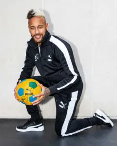 emoción explique Censo nacional Puma suma a Neymar a su constelación de estrellas del fútbol - Diffusion  Sport
