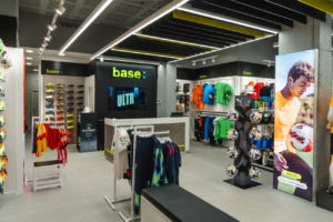 Base estrena local en Las Palmas y remodela tres tiendas - Diffusion Sport