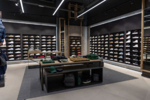 Base estrena en Madrid un nuevo concepto de tienda de moda - Diffusion Sport